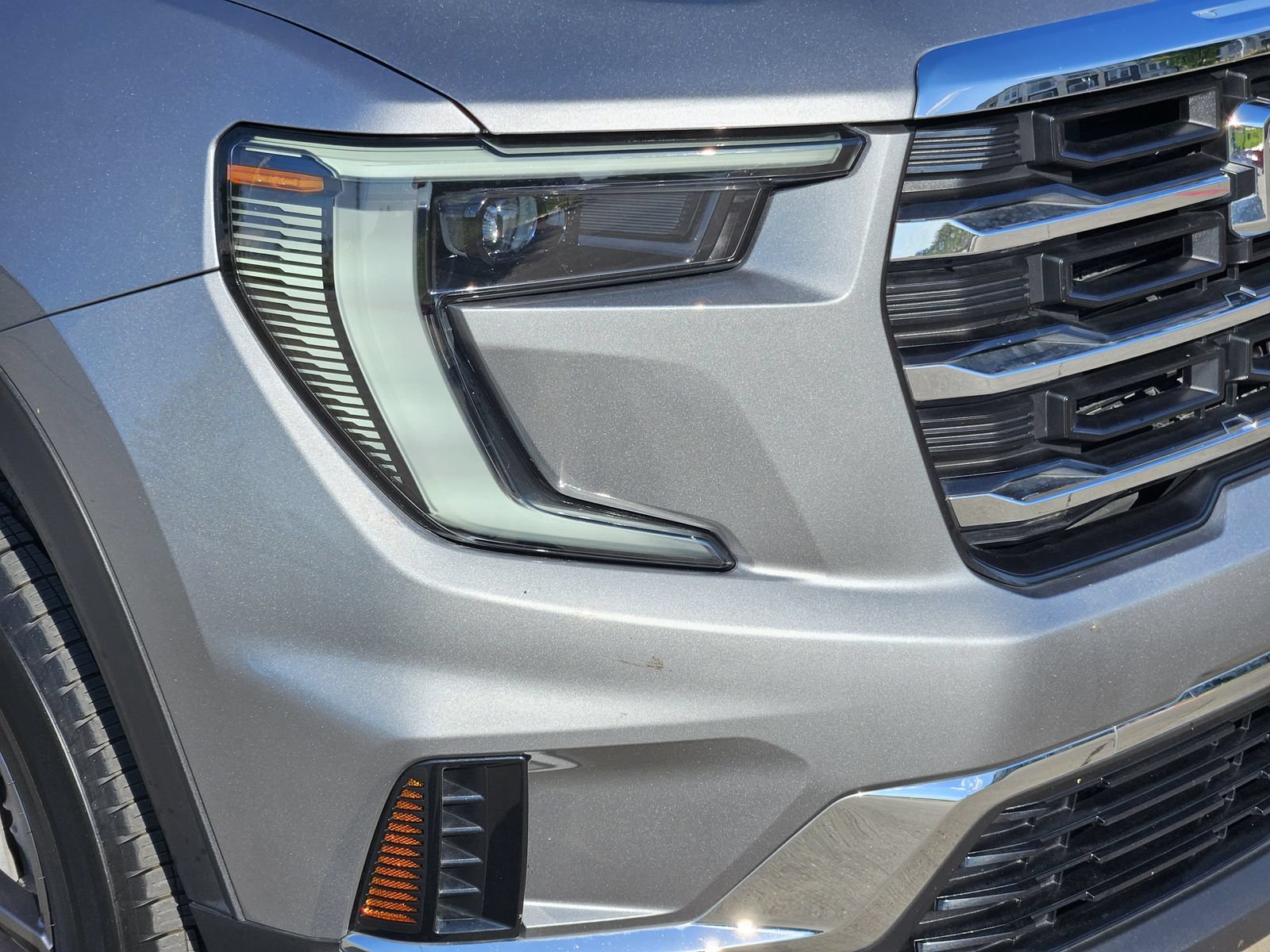 Certified 2025 GMC Acadia Elevation FWD image 10