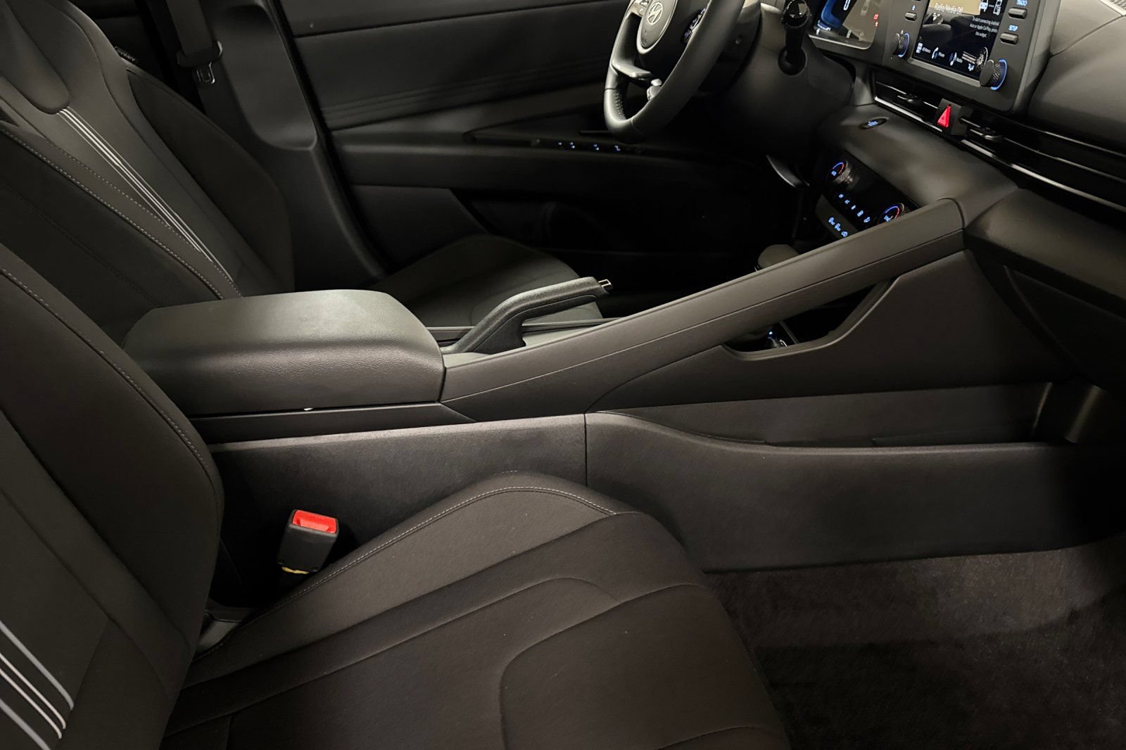New 2026 Hyundai Elantra Sport FWD image 15