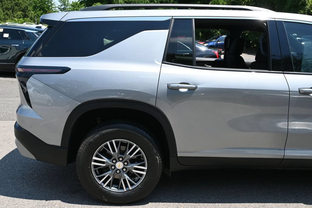 Used 2024 Chevrolet Traverse LT FWD image 43
