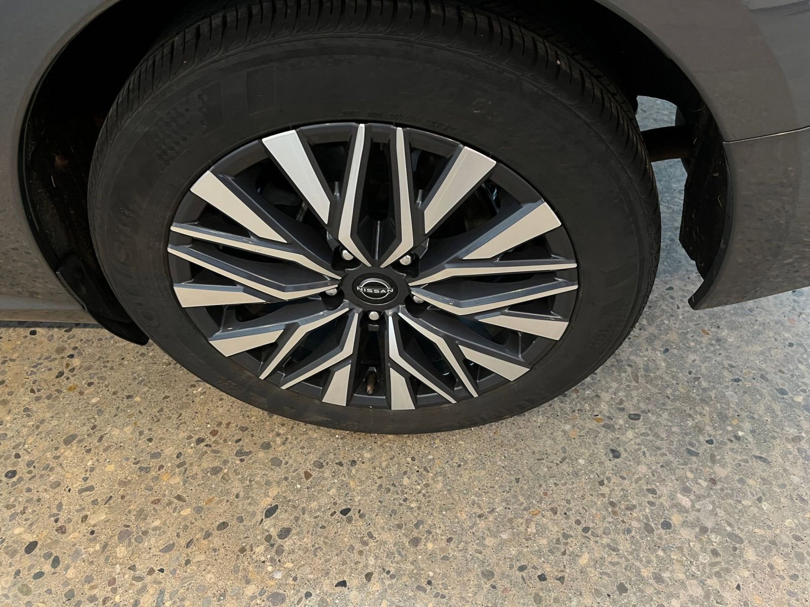 Used 2025 Nissan Altima 2.5 SV image 30