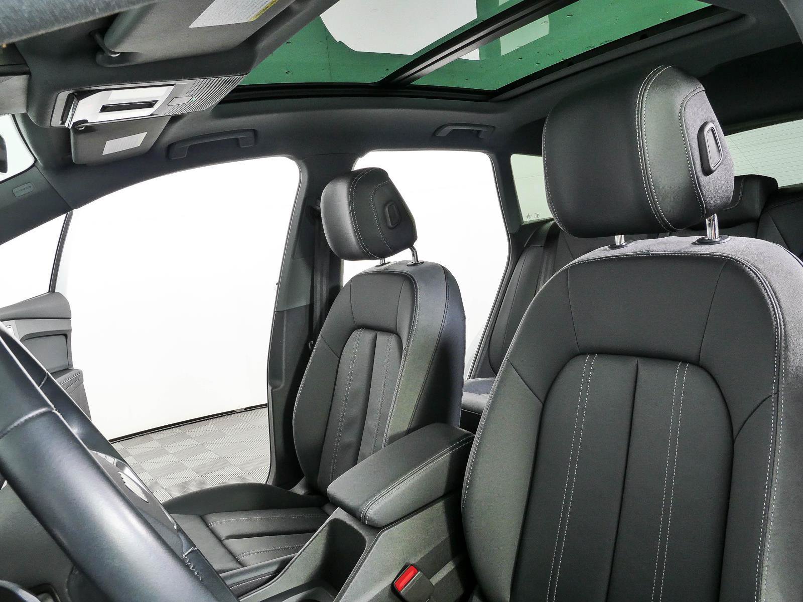 Used 2023 Audi Q4 e-tron Prestige AWD/4WD image 5
