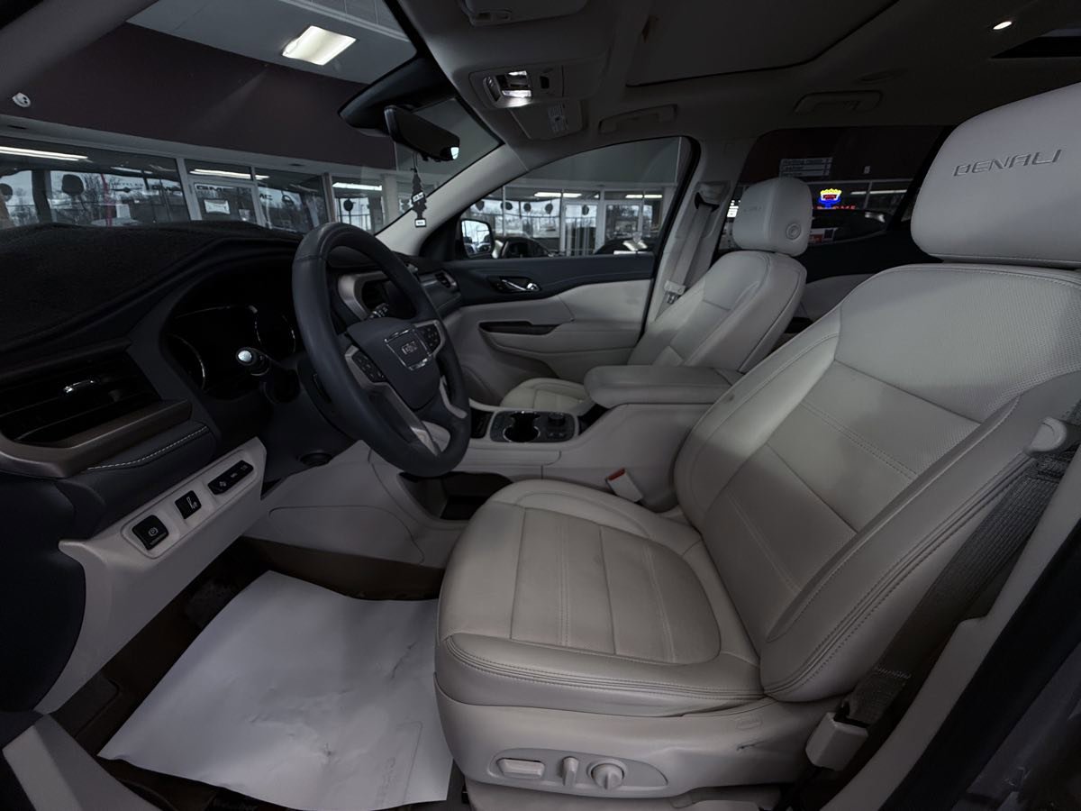 Used 2023 GMC Acadia Denali w/ Denali Ultimate Package image 25