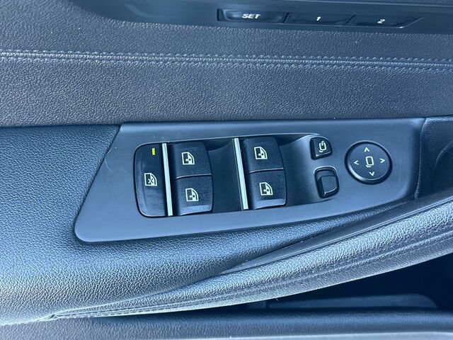 Used 2019 BMW 530e w/ Convenience Package RWD image 13