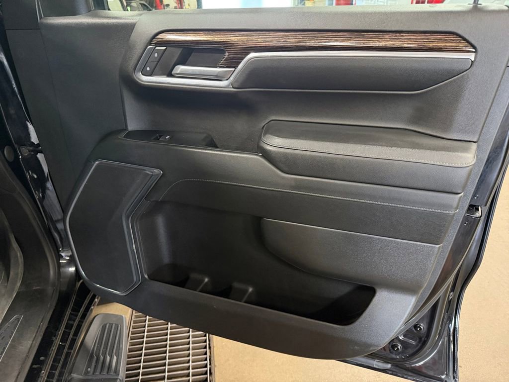 Used 2023 GMC Sierra 1500 Elevation w/ LPO, Elevation Black Package AWD/4WD image 16