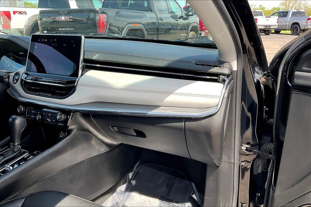 Used 2022 Jeep Compass Limited image 28