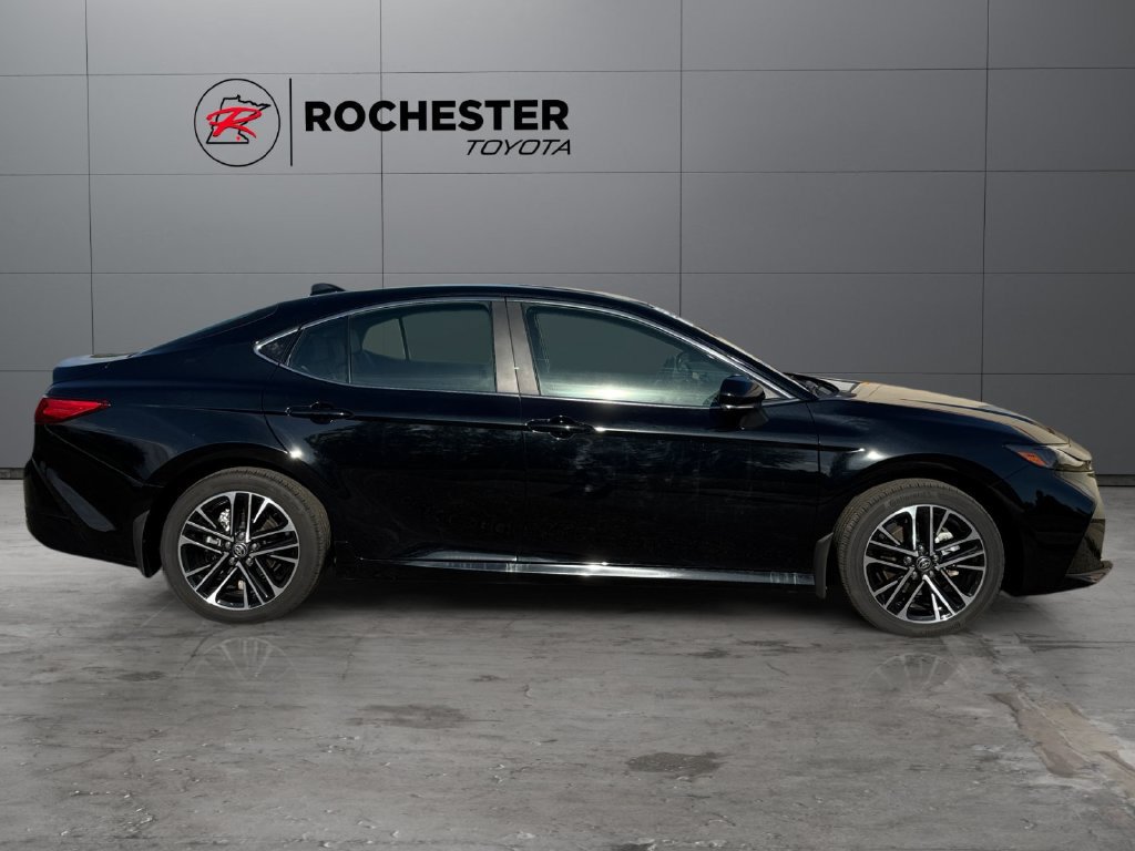 Used 2026 Toyota Camry XLE AWD/4WD image 6