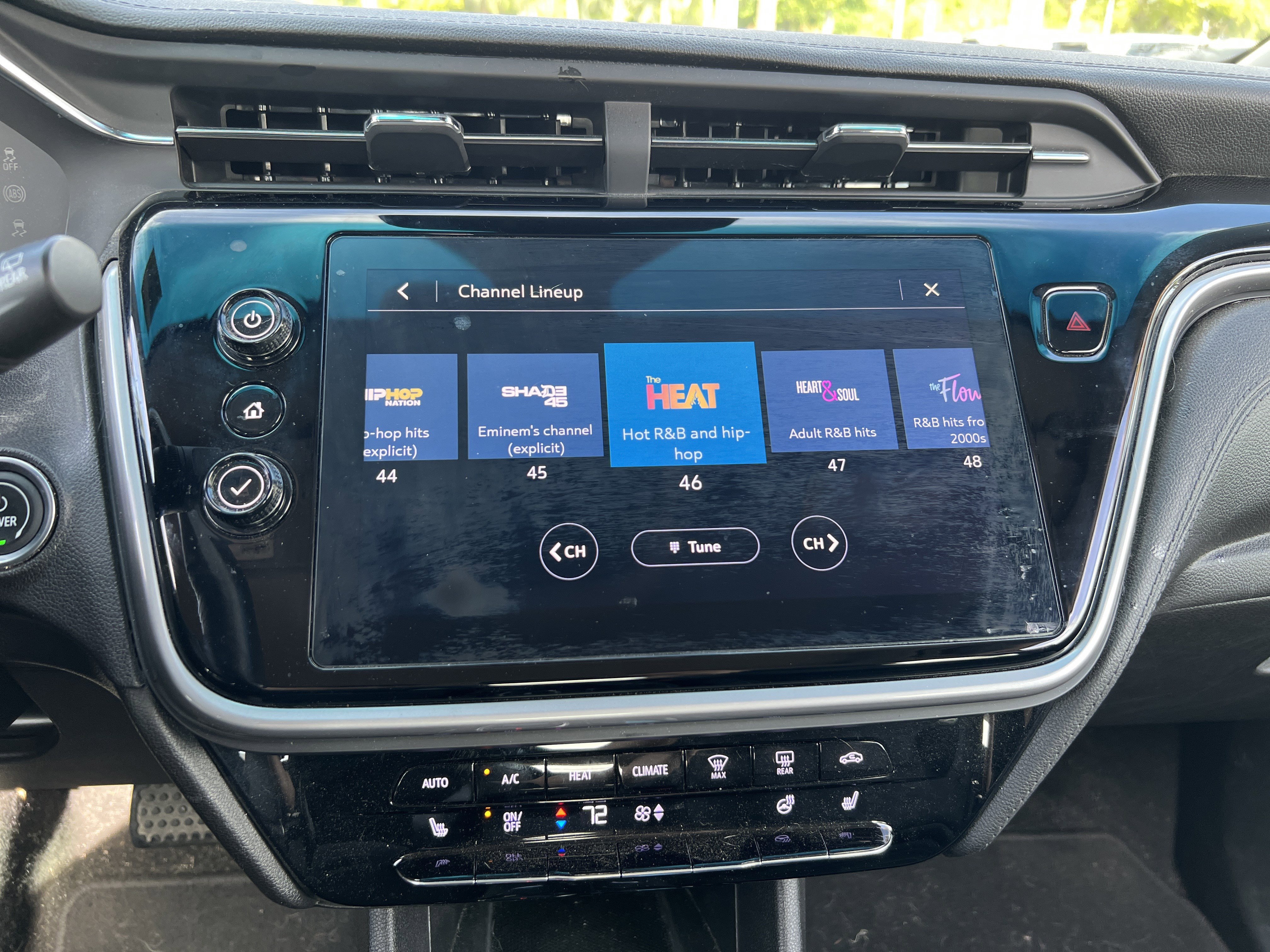 Used 2022 Chevrolet Bolt LT w/ Infotainment Package image 23