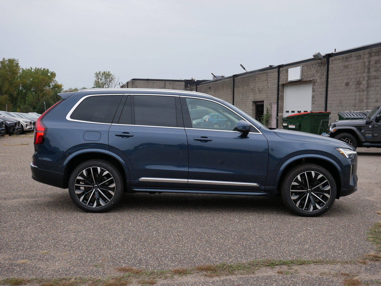 New 2027 Volvo XC90 B6 Plus AWD/4WD image 2