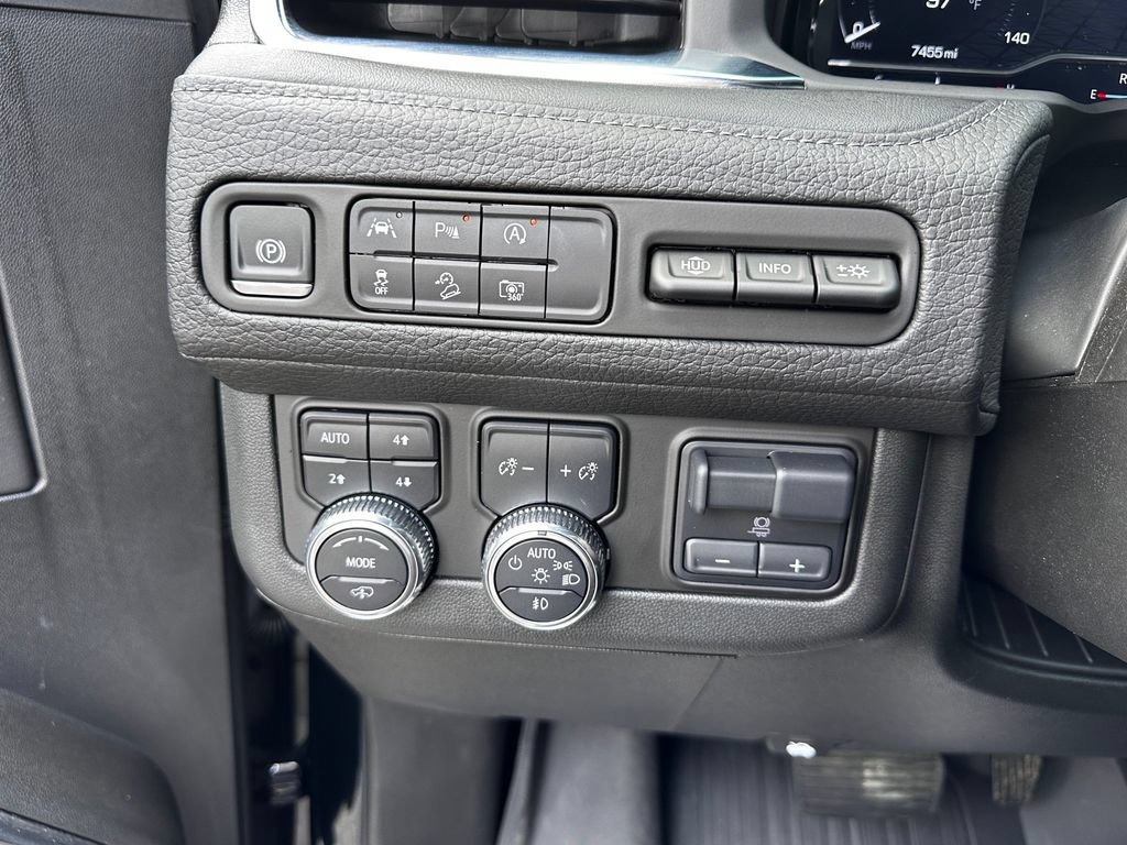 Certified 2024 GMC Yukon Denali w/ LPO, Illumination Package AWD/4WD image 28