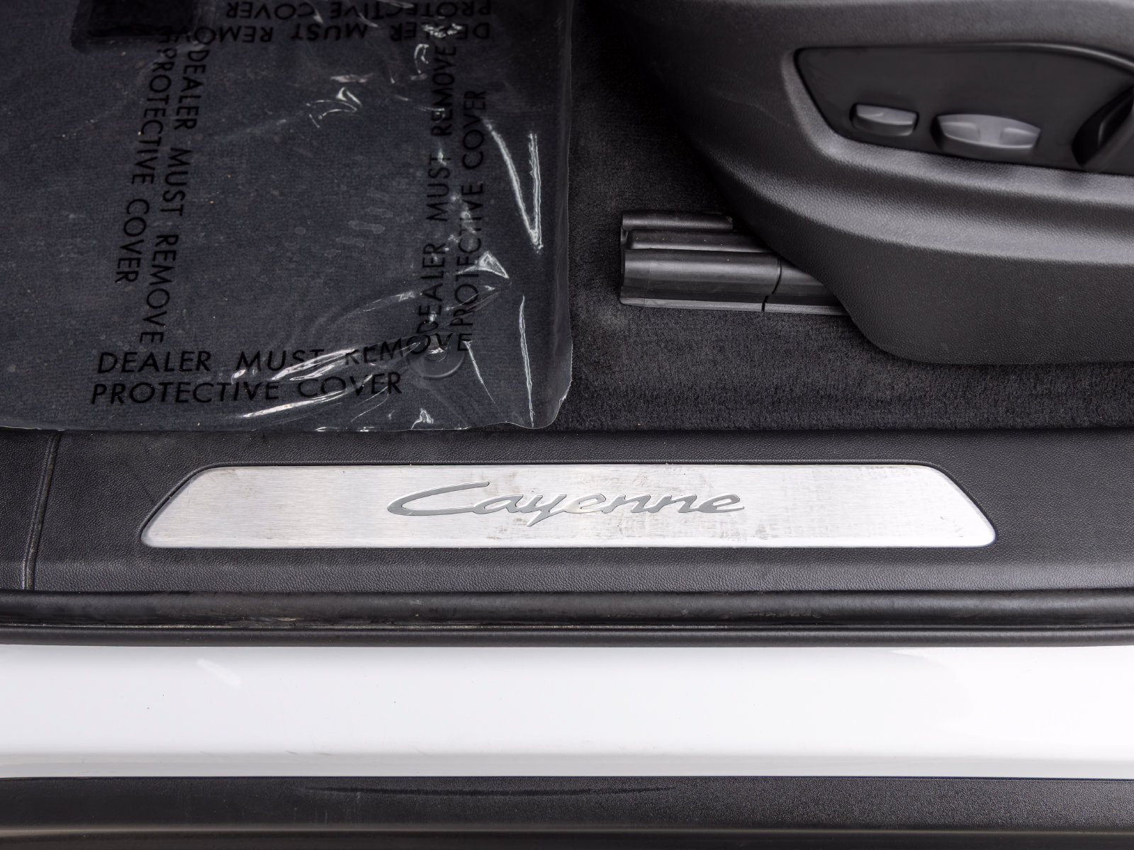 Certified 2026 Porsche Cayenne Coupe AWD/4WD image 28