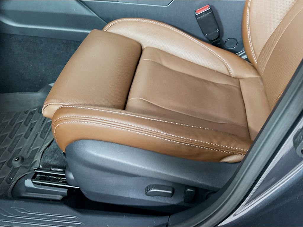 Used 2025 Subaru Outback Touring XT w/ Popular Package #2 image 9