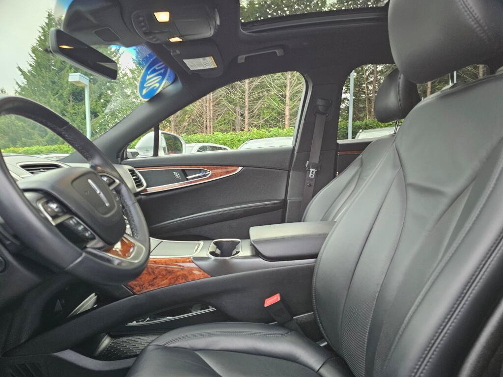 Used 2019 Lincoln Nautilus Select AWD/4WD image 24