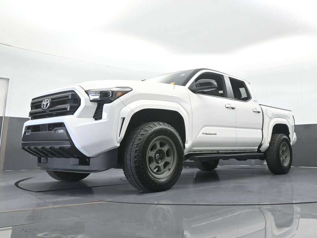 Used 2025 Toyota Tacoma SR5 AWD/4WD image 54