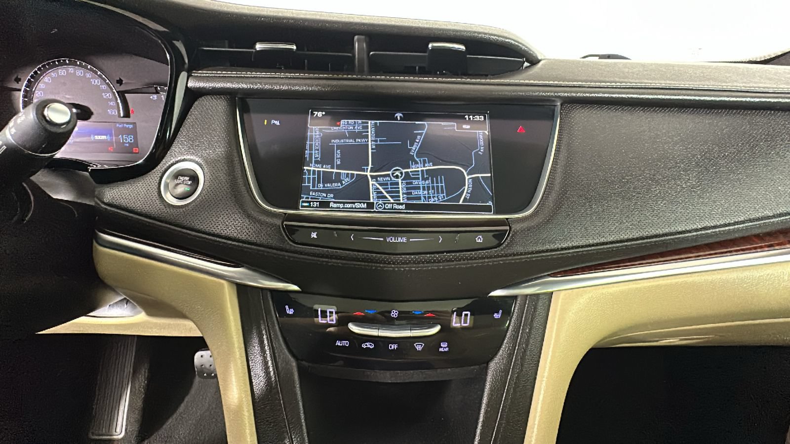 Used 2018 Cadillac XT5 Luxury w/ Driver Awareness Package AWD/4WD image 28