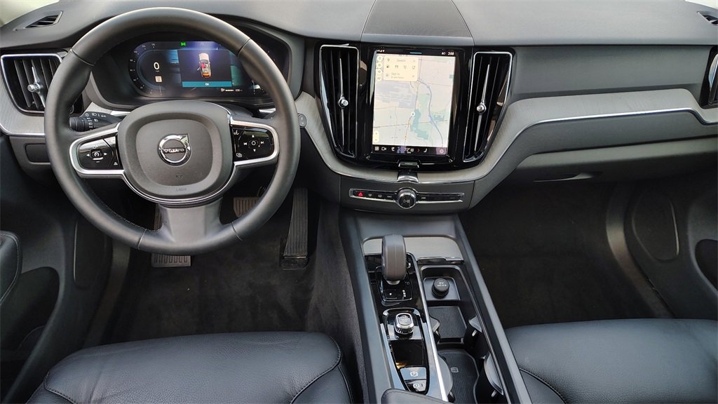 Certified 2025 Volvo XC60 B5 Plus image 11