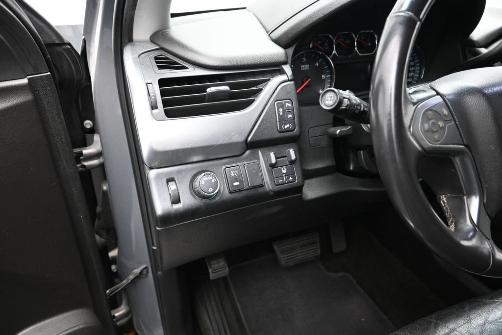 Used 2017 Chevrolet Suburban LT w/ Max Trailering Package RWD image 12