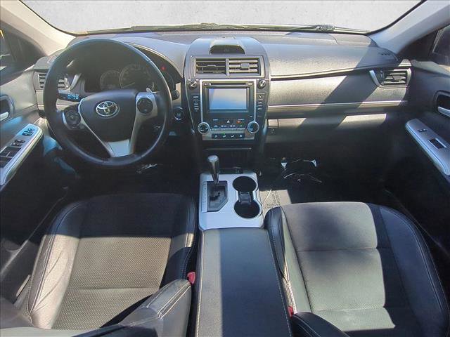 Used 2012 Toyota Camry SE w/ Leather Pkg image 20