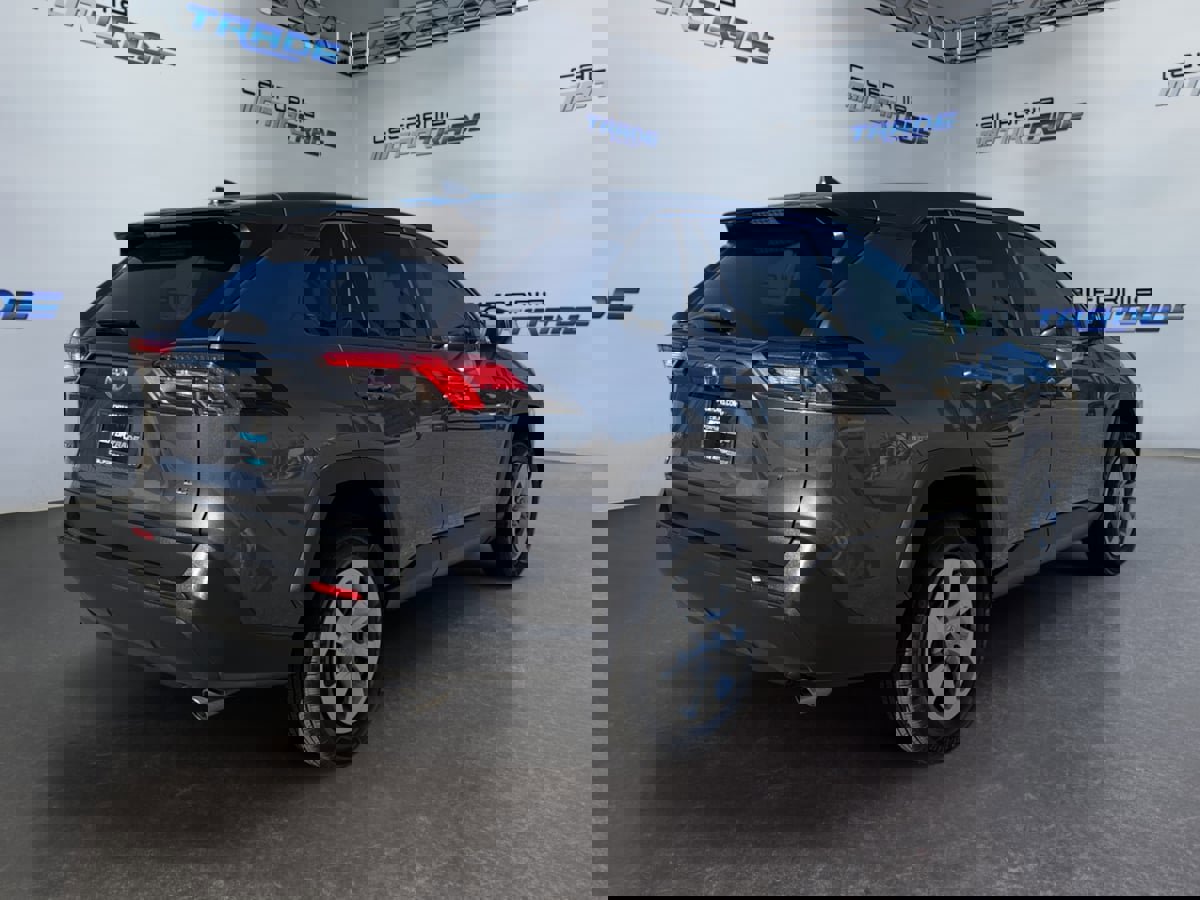 Used 2023 Toyota RAV4 LE image 5