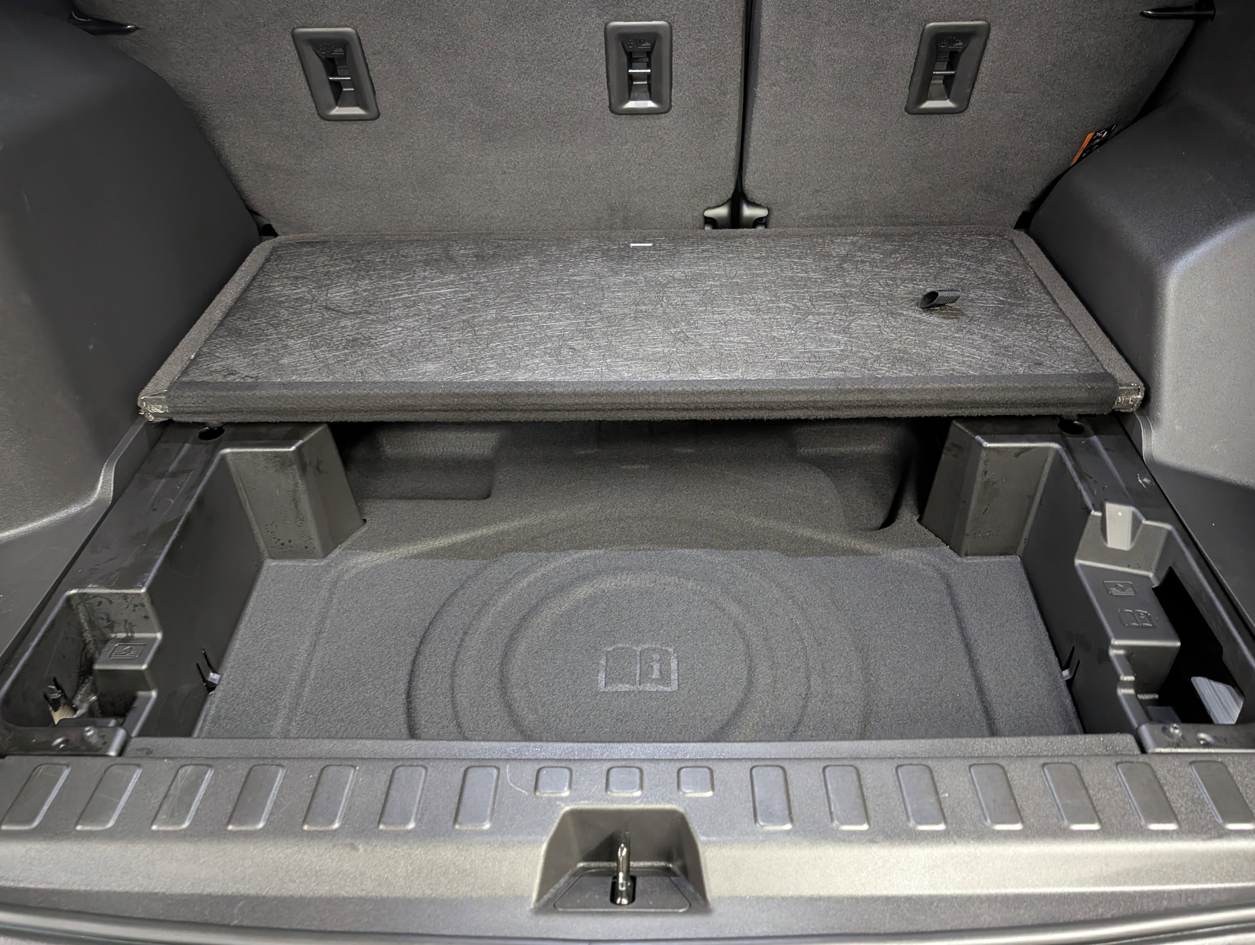 Used 2023 GMC Terrain SLE w/ Driver Convenience Package image 28