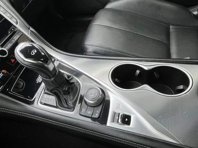 Certified 2019 INFINITI Q60 3.0t Luxe w/ Essential Package RWD image 18