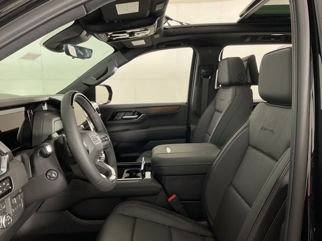 New 2026 GMC Yukon Denali w/ Denali Reserve Package AWD/4WD image 32