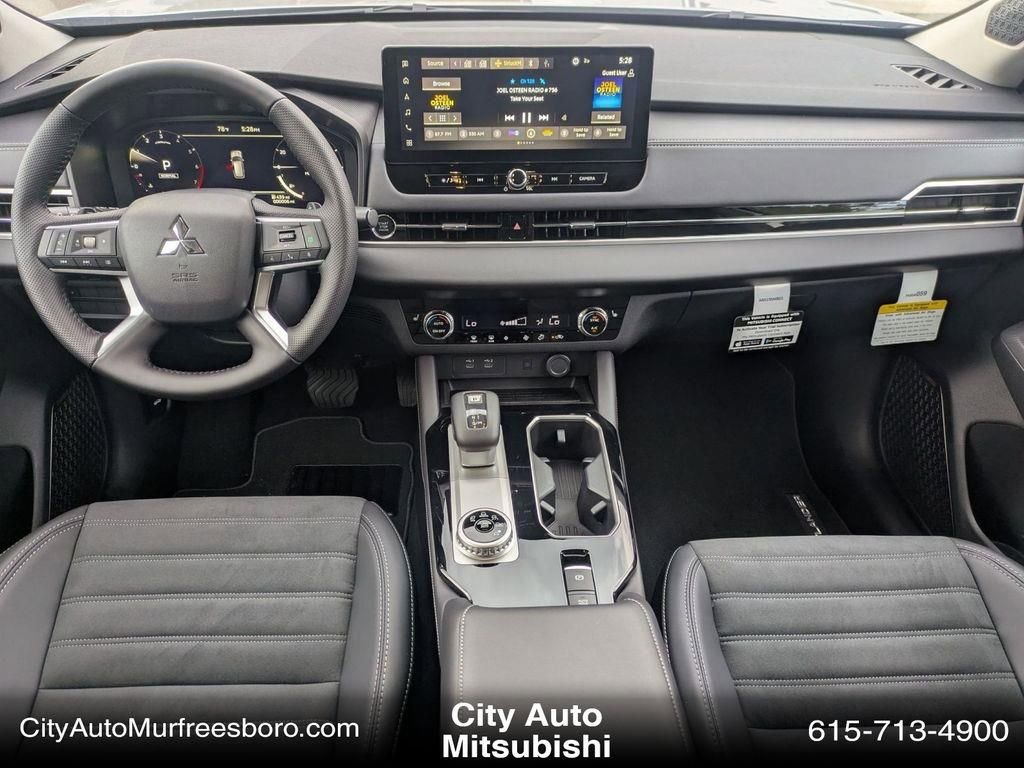 New 2025 Mitsubishi Outlander SE image 14