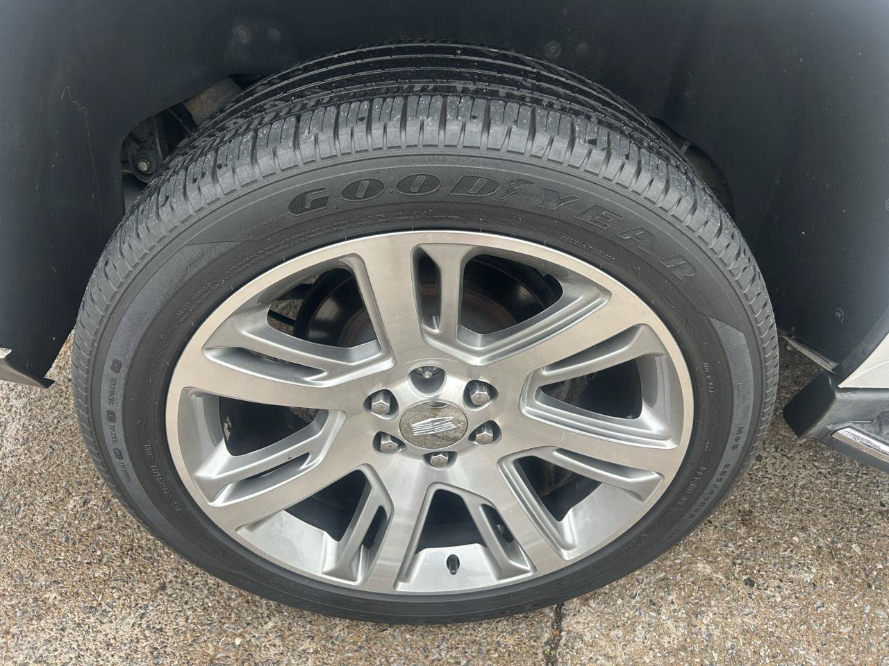 Used 2016 Cadillac Escalade Luxury AWD/4WD image 10