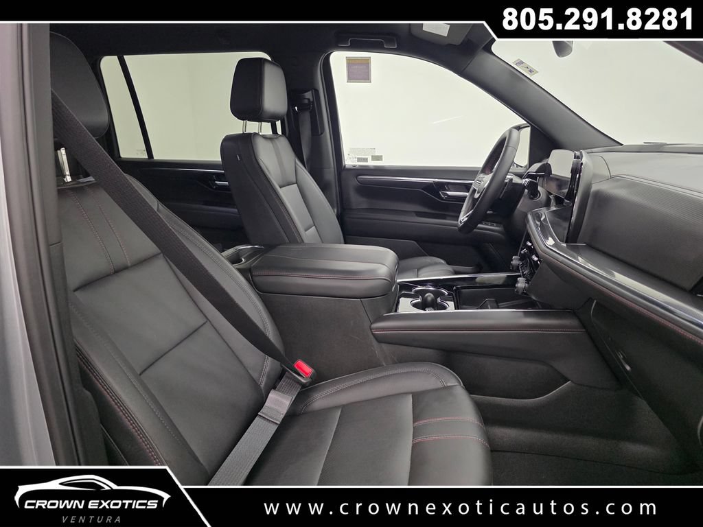 Used 2026 Chevrolet Suburban RST AWD/4WD image 11