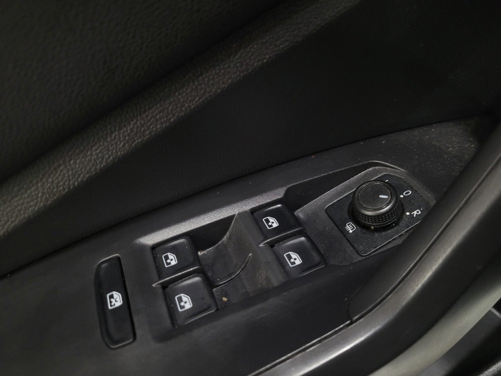 Used 2019 Volkswagen Jetta R-Line w/ R-Line Cold Weather Package FWD image 27
