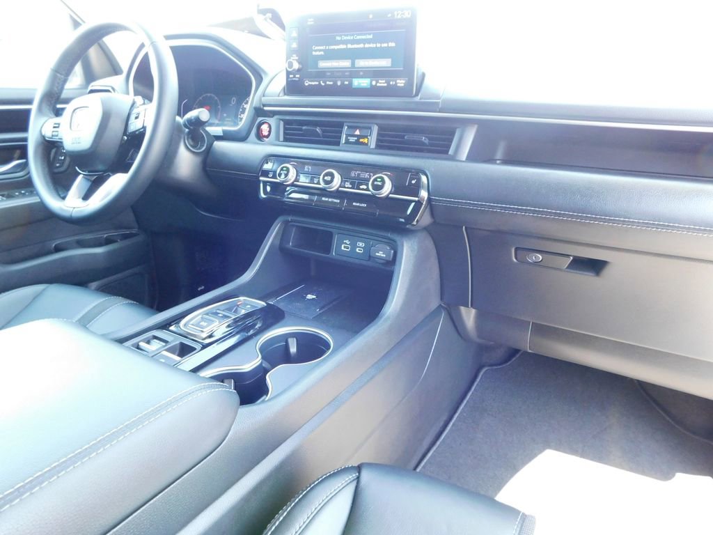 Used 2025 Honda Pilot Touring image 20