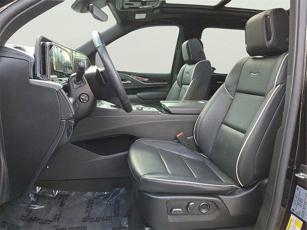 Used 2021 Cadillac Escalade ESV Sport w/ LPO, ONYX Package image 15