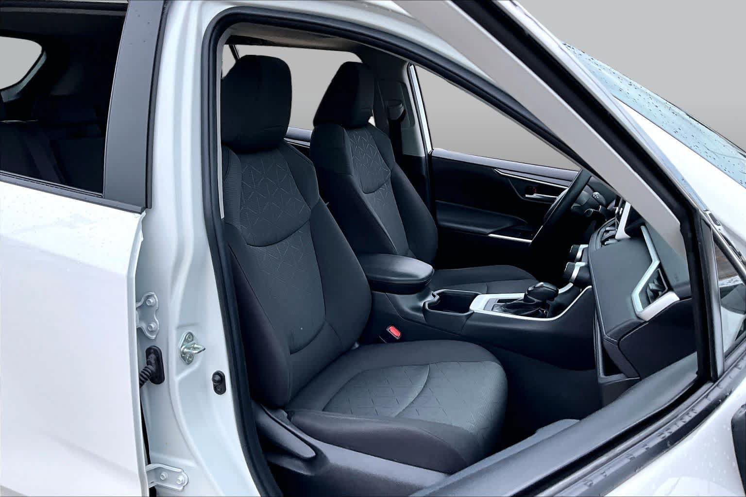 Used 2023 Toyota RAV4 XLE w/ Convenience Package FWD image 9
