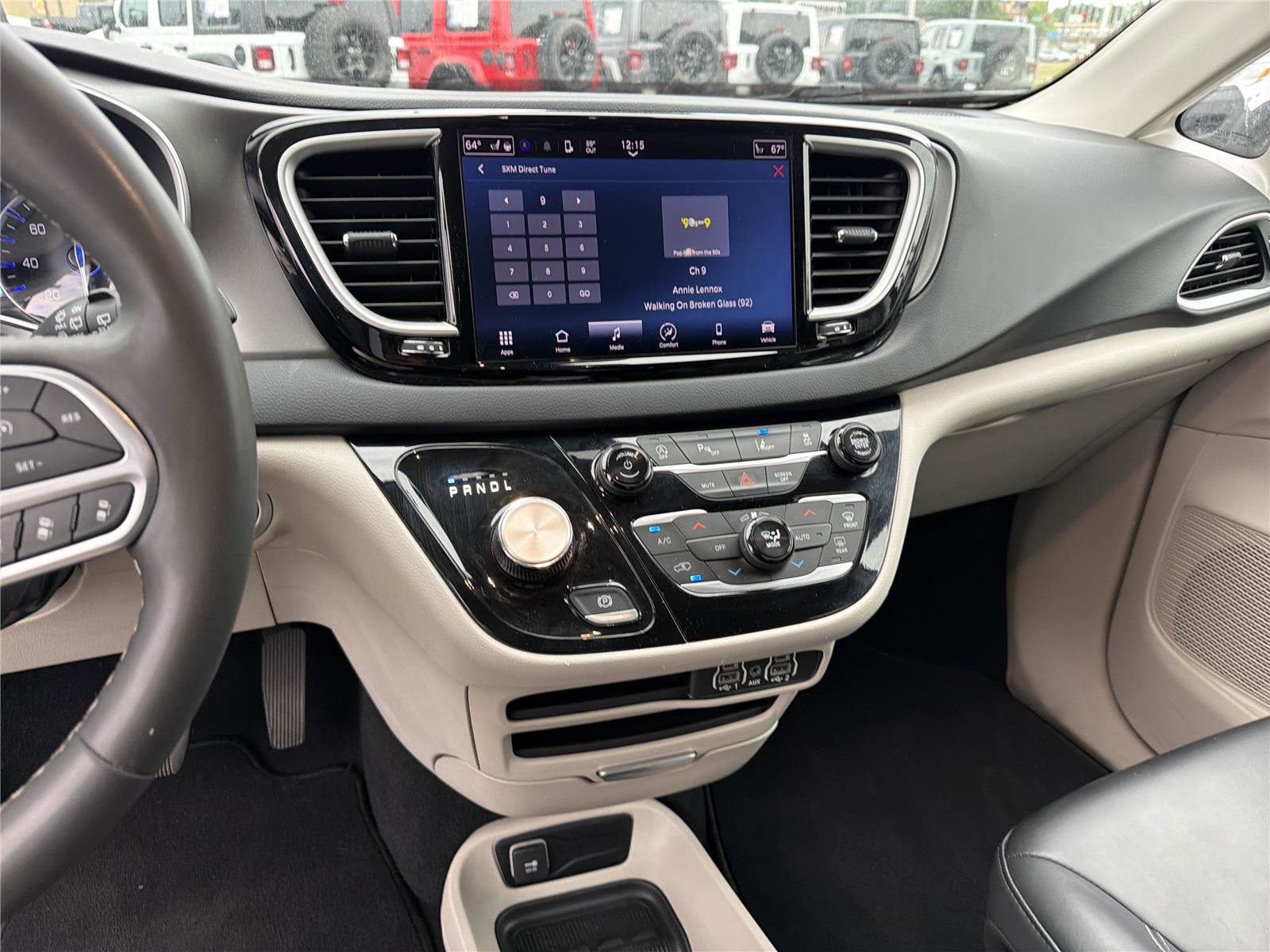 Used 2023 Chrysler Pacifica Touring-L FWD image 30