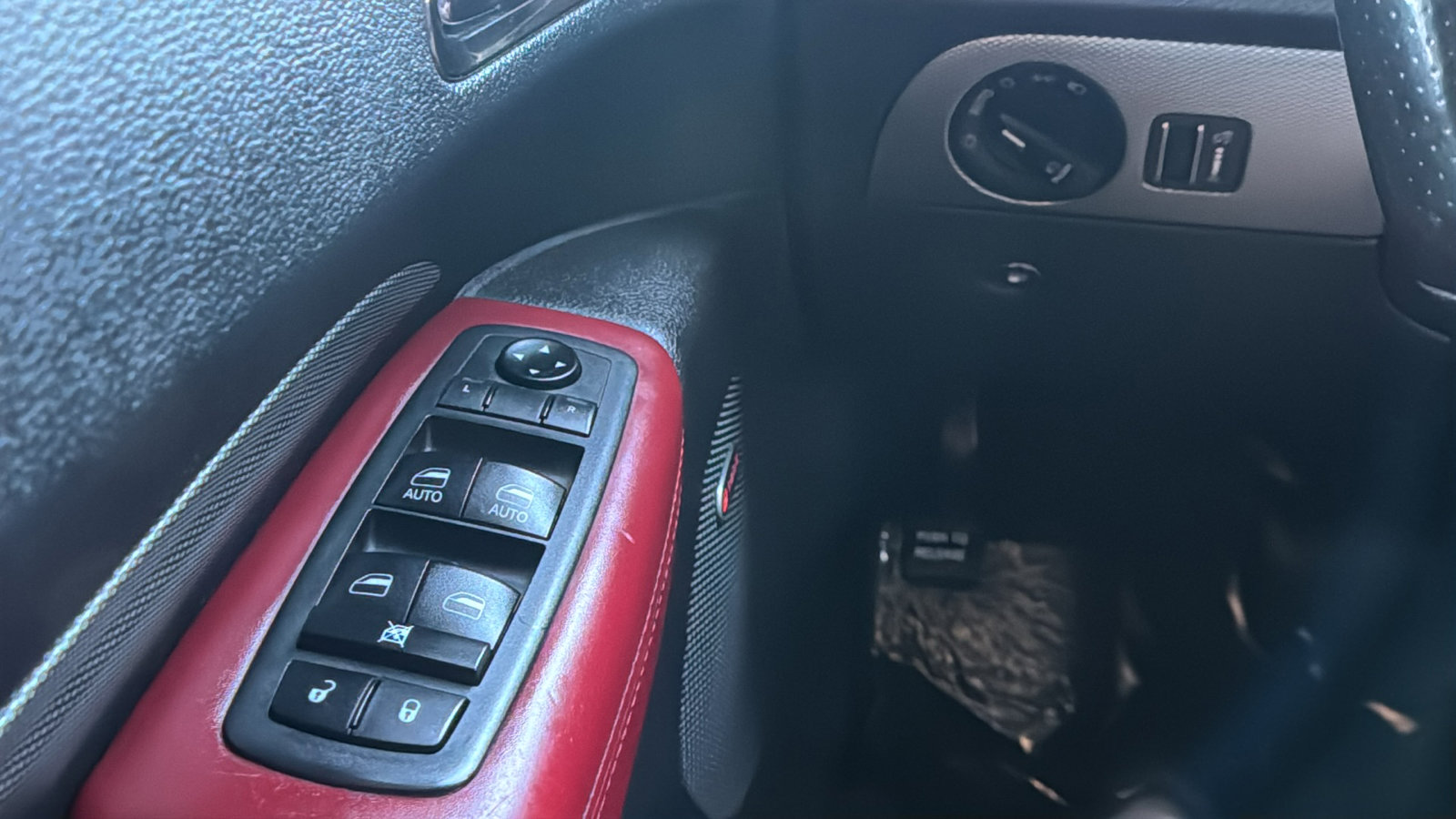 Used 2018 Dodge Durango R/T w/ Technology Group image 38