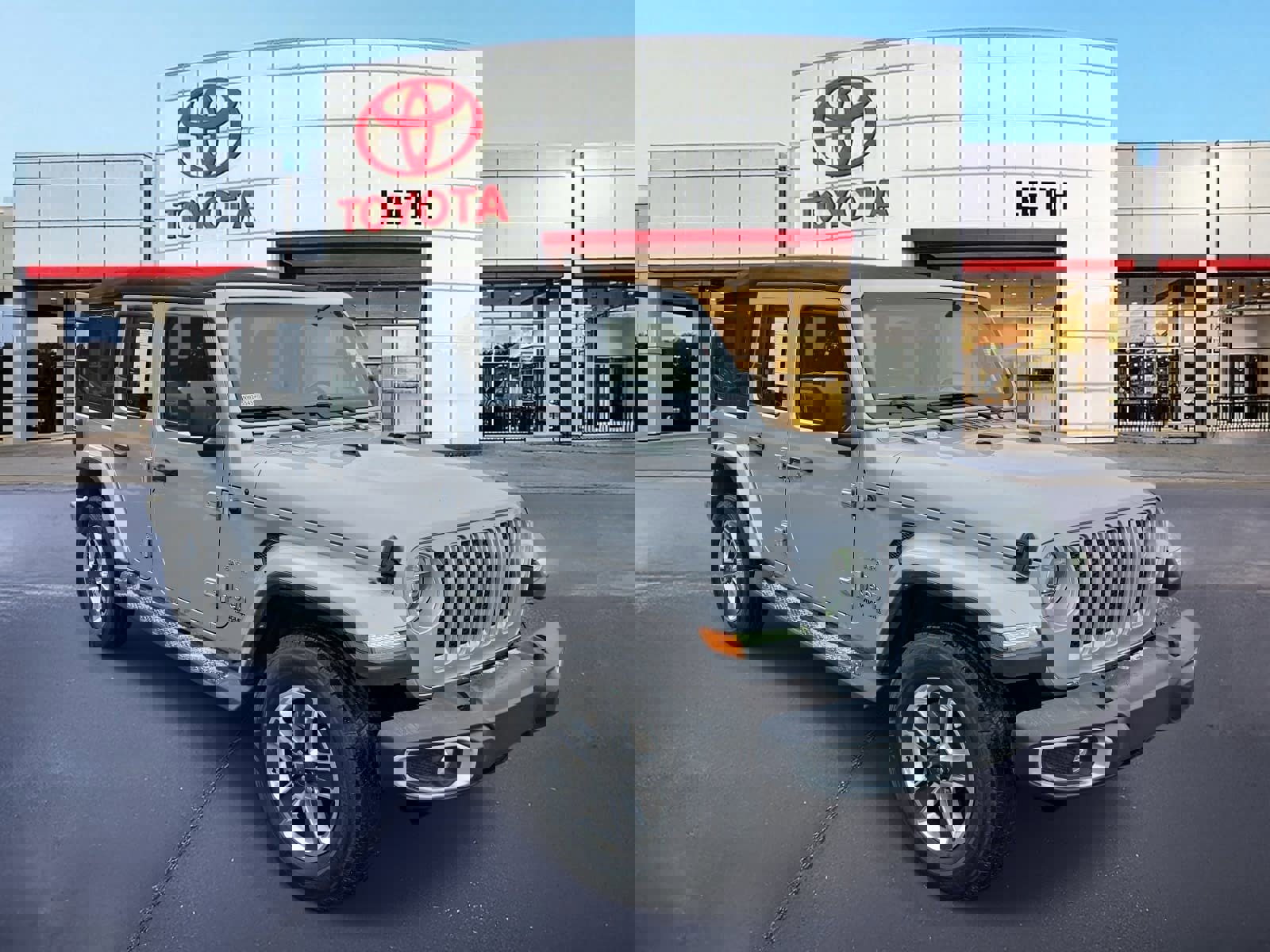 Used 2022 Jeep Wrangler Unlimited Sahara w/ LED Lighting Group image 3