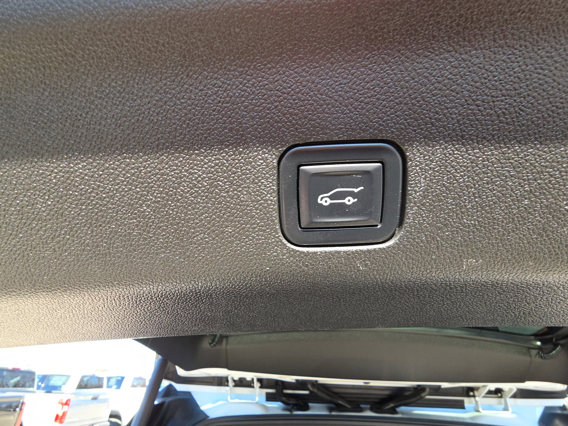 Used 2023 GMC Yukon XL AT4 w/ Technology Package image 36