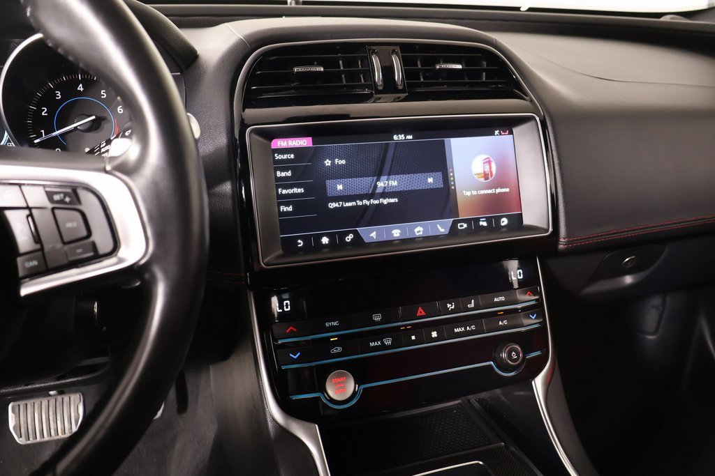 Used 2019 Jaguar XE S image 5