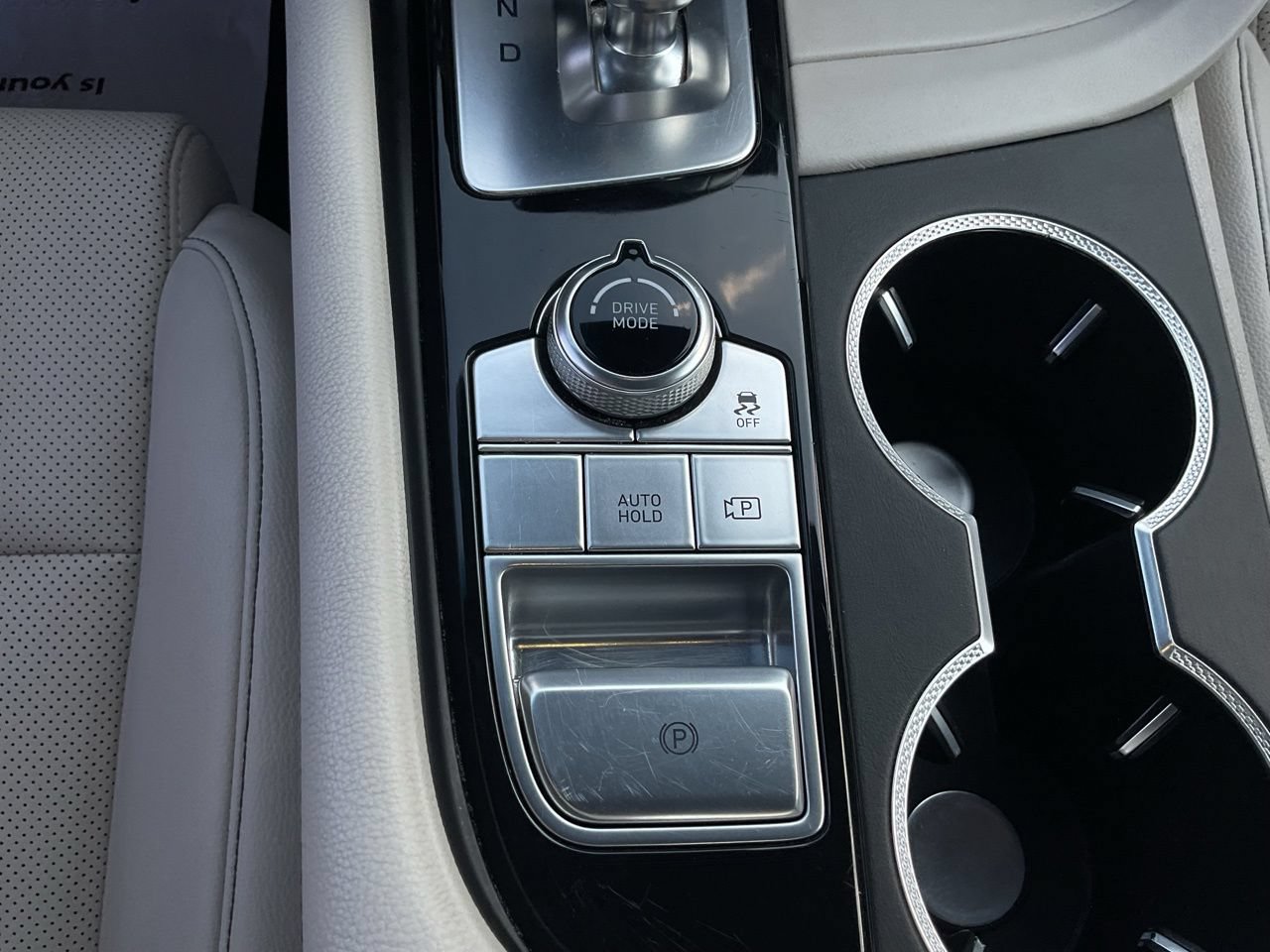 Used 2025 Genesis G70 2.5T RWD image 25