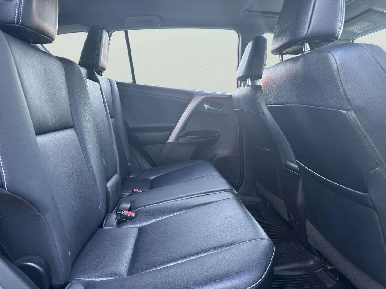 Used 2016 Toyota RAV4 Limited AWD/4WD image 17