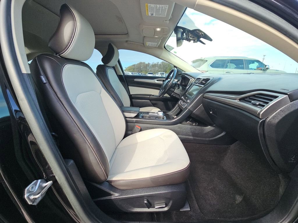 Used 2019 Ford Fusion SE w/ Equipment Group 151A image 13