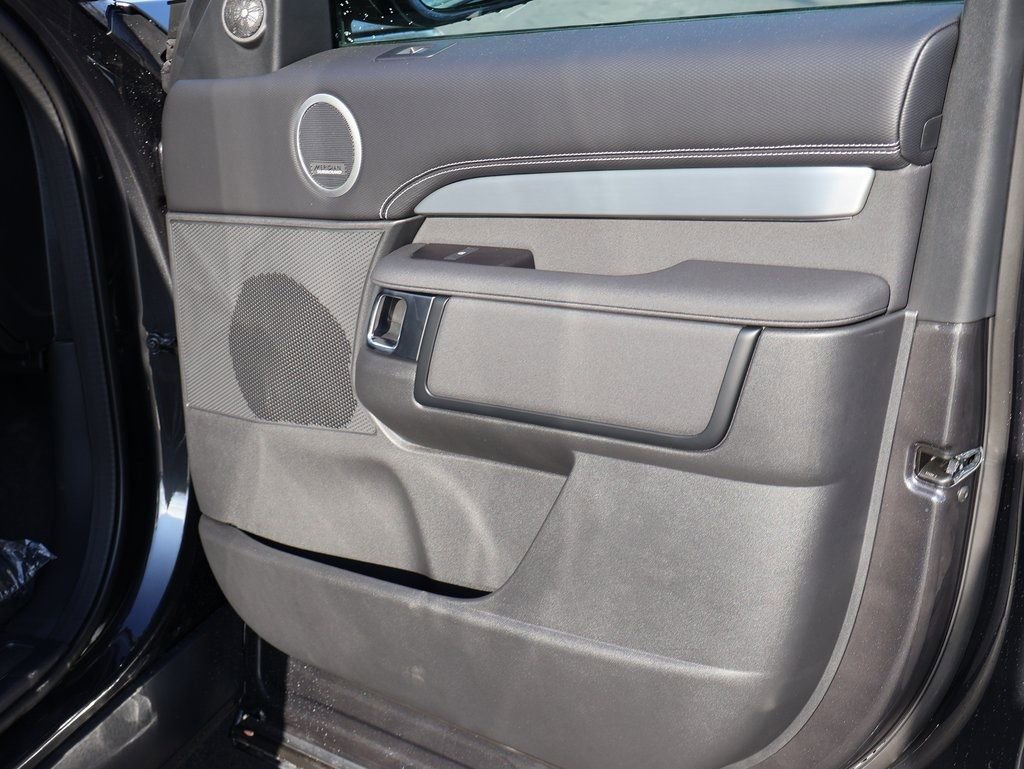 New 2026 Land Rover Discovery Limited Edition image 12