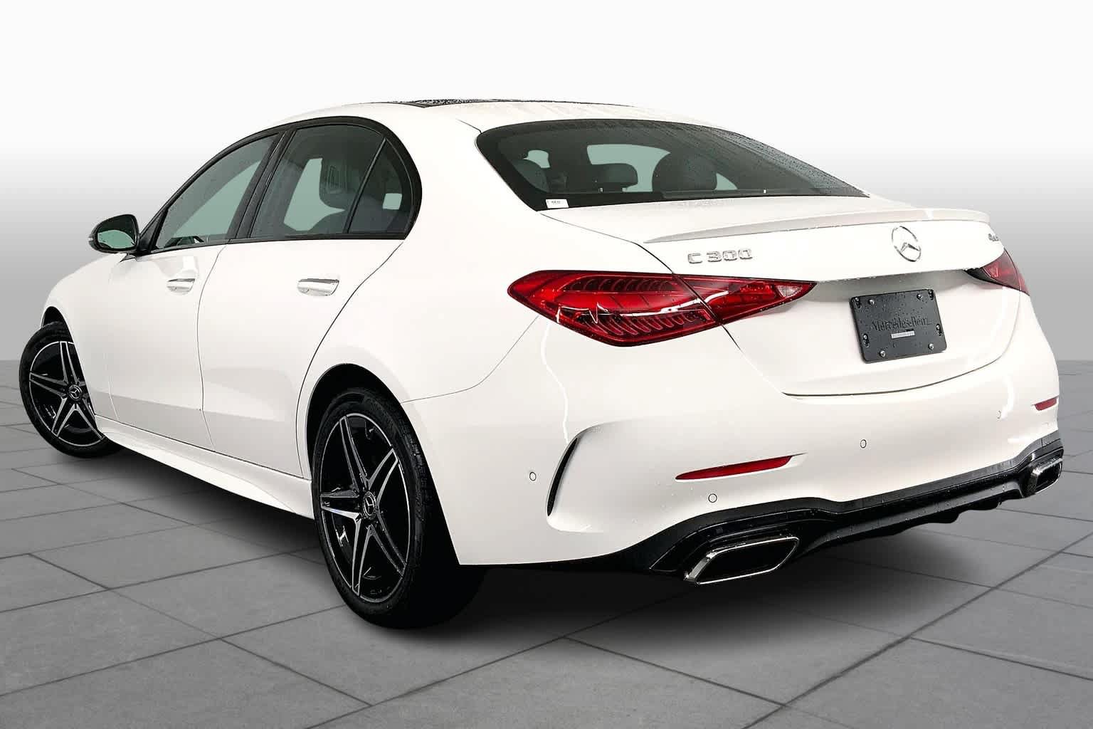 Used 2025 Mercedes-Benz C 300 4MATIC Sedan image 4