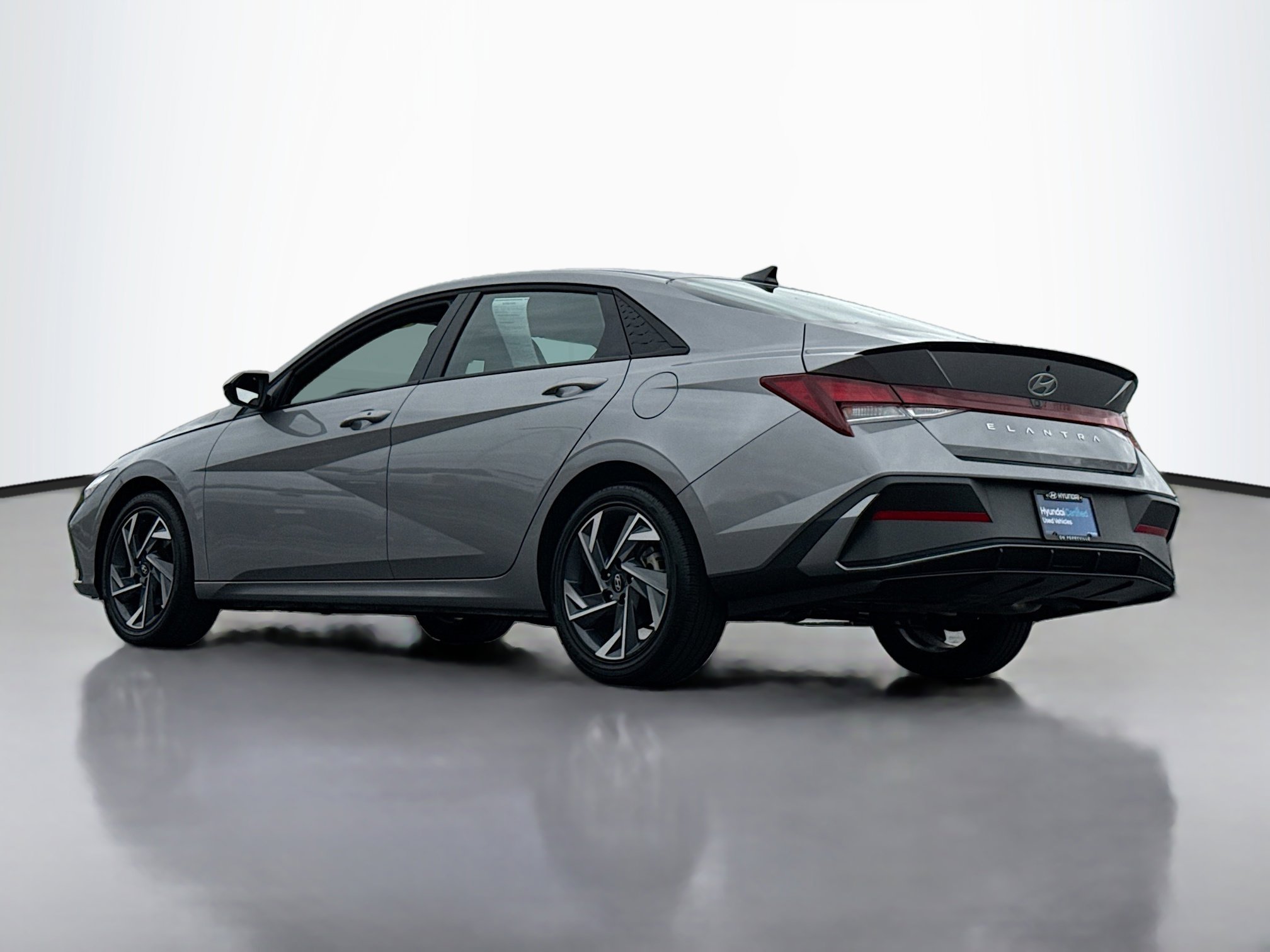 Certified 2025 Hyundai Elantra Sport FWD image 13