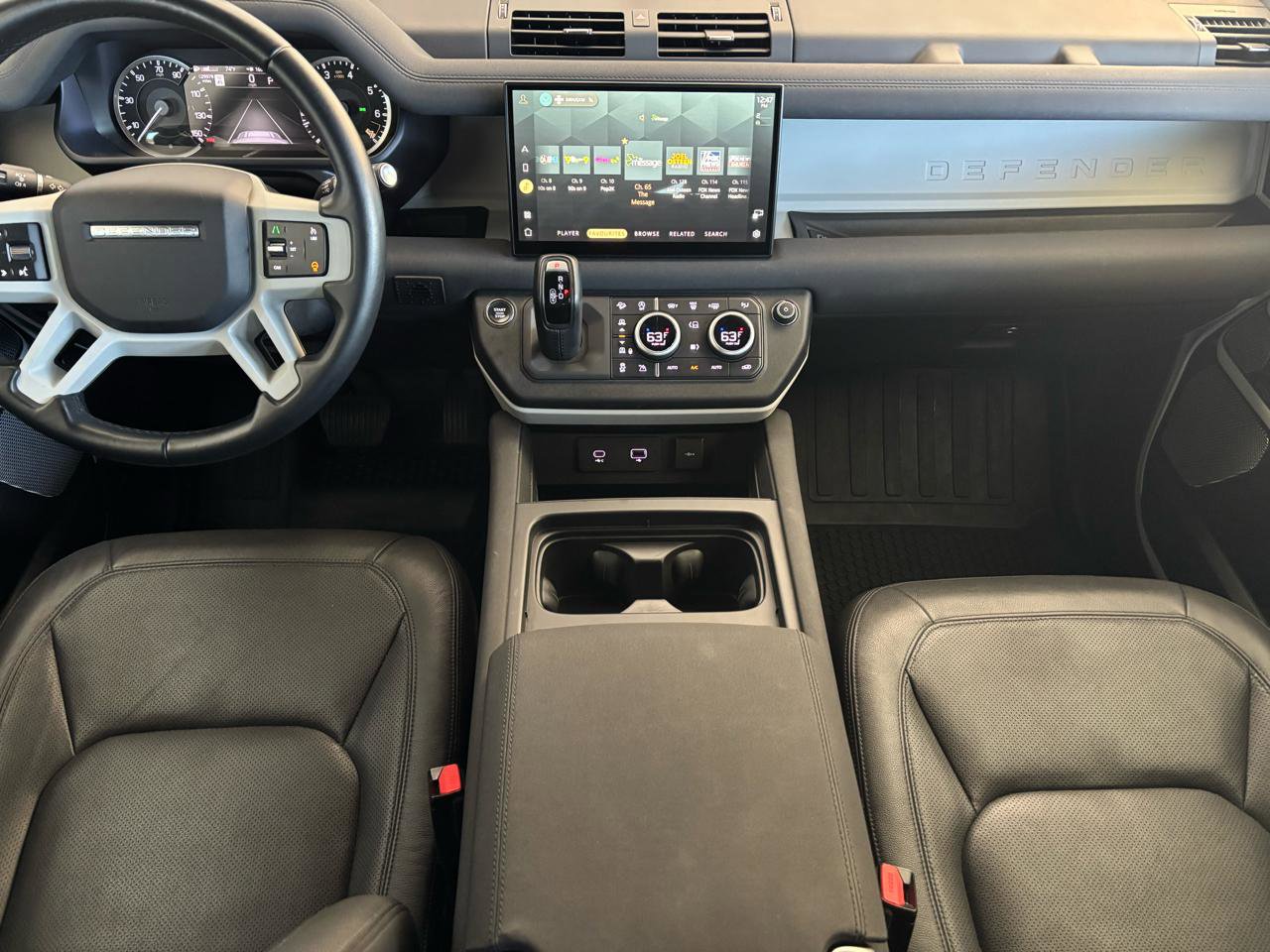 Used 2023 Land Rover Defender 130 SE image 16
