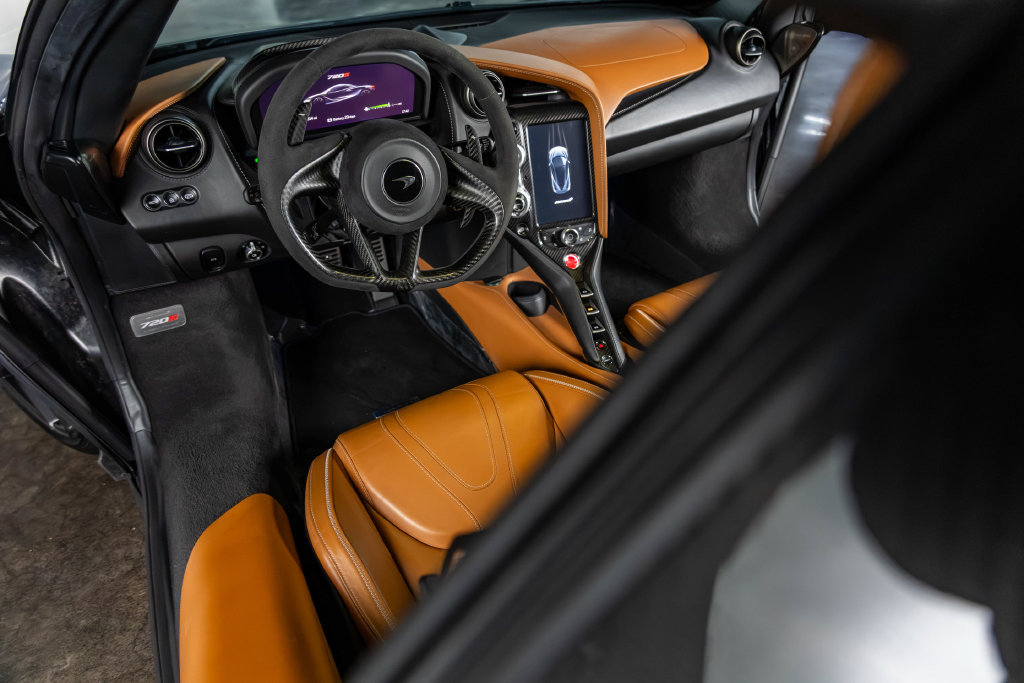 Used 2020 McLaren 720S Luxury RWD image 28