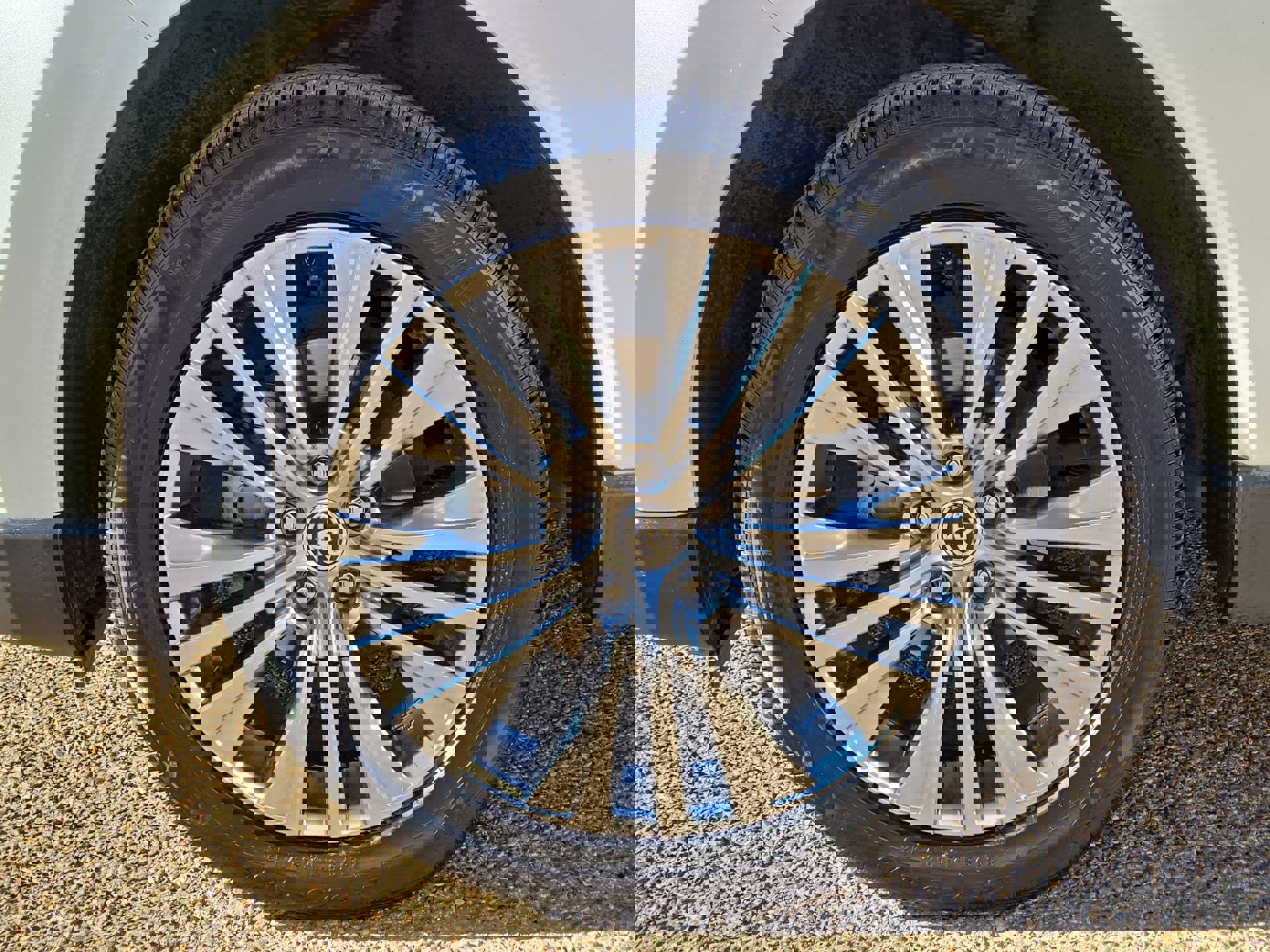 Used 2021 Toyota Venza Limited image 11