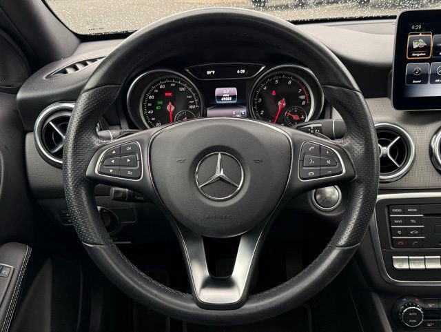 Used 2019 Mercedes-Benz GLA 250 4MATIC image 12