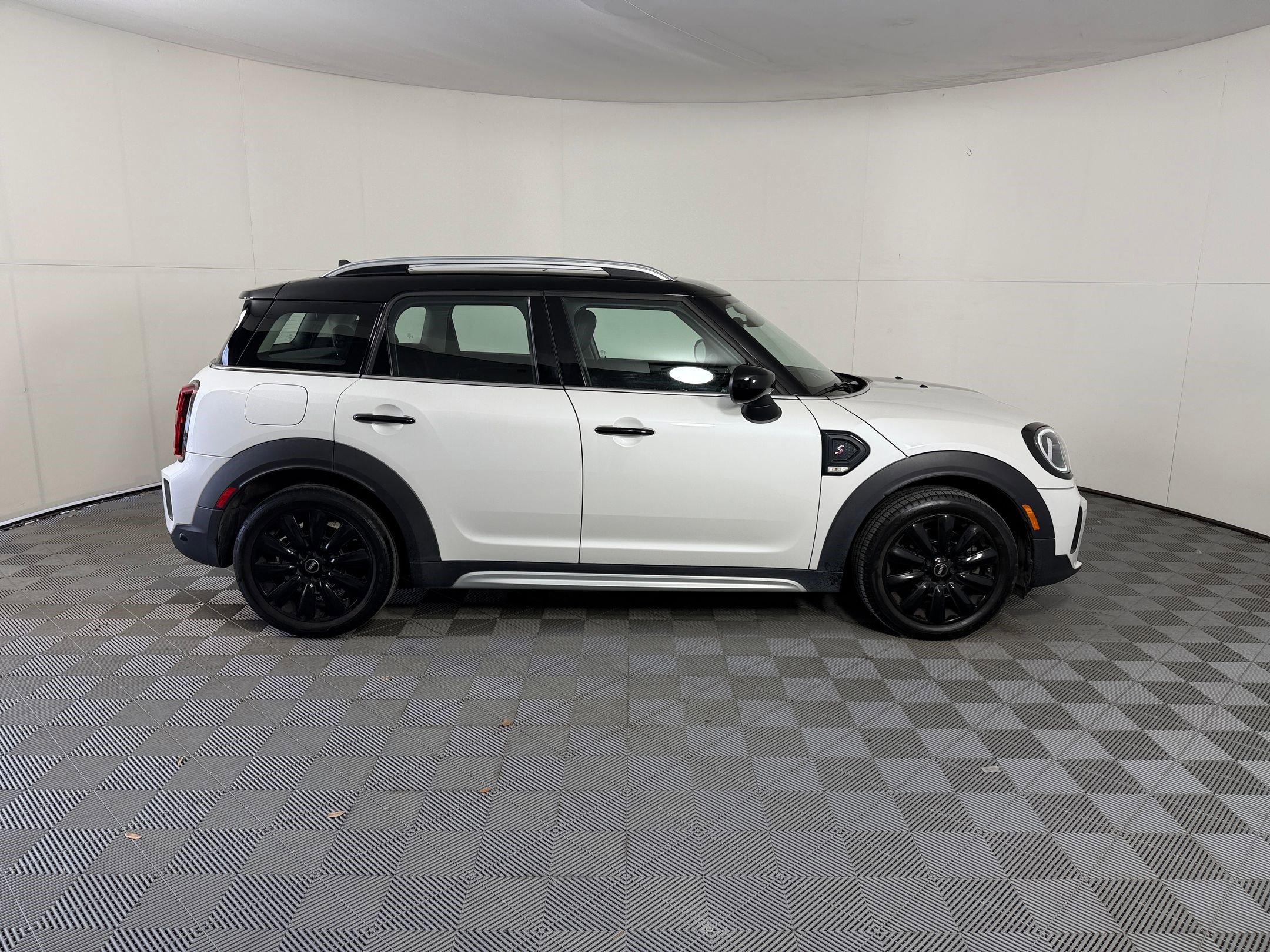Used 2023 MINI Cooper Countryman S FWD image 8