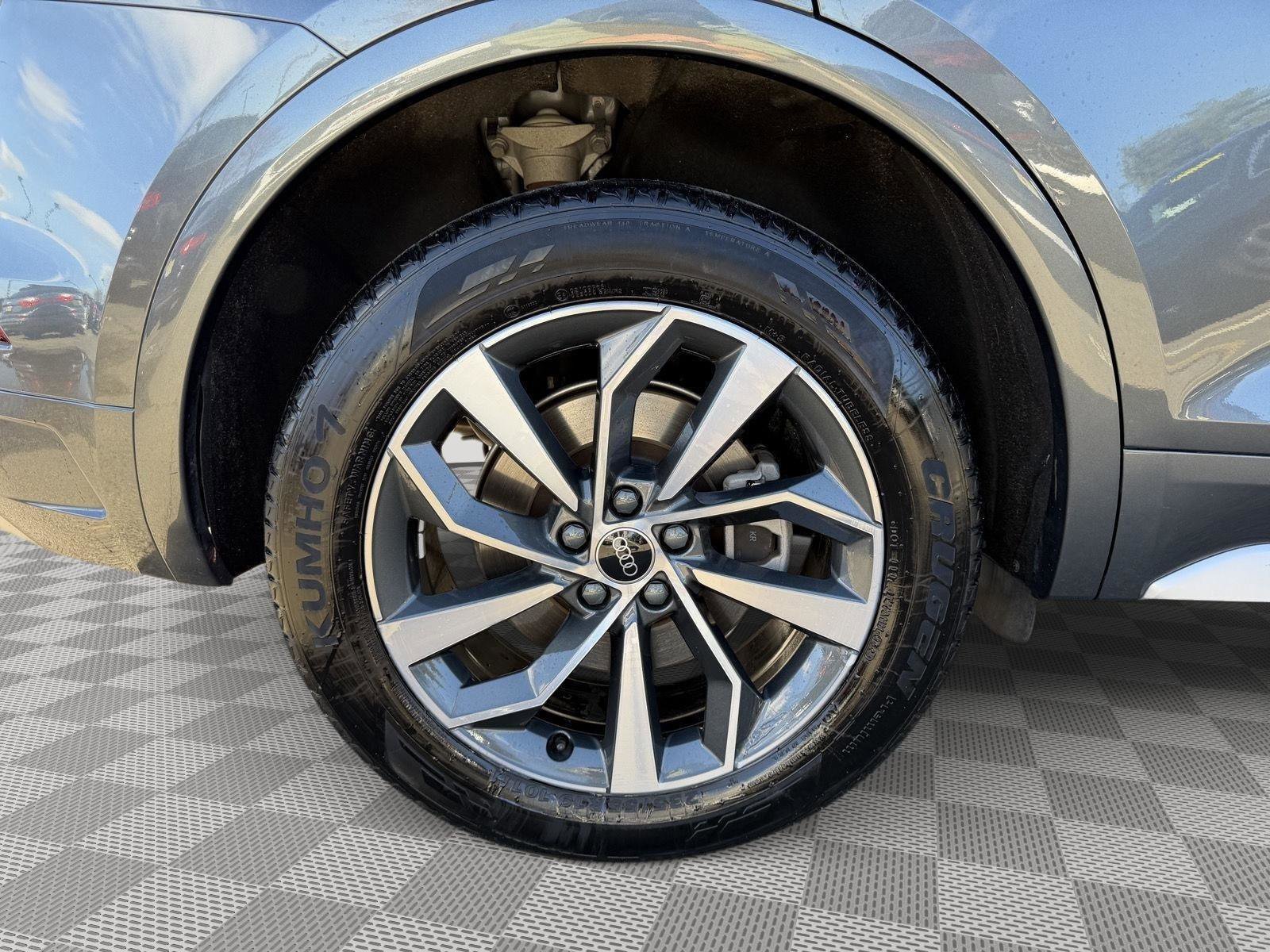 Certified 2023 Audi Q5 2.0T Premium w/ Convenience Package AWD/4WD image 9