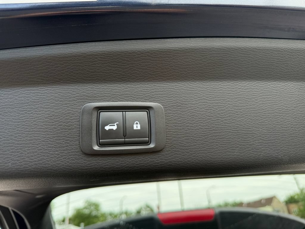 Used 2025 Mitsubishi Outlander SE AWD/4WD image 29